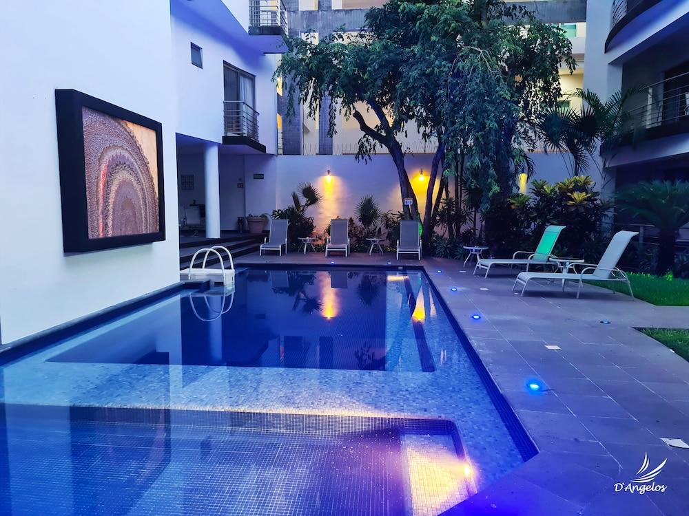 D'angelos Luxury Hotel 3*